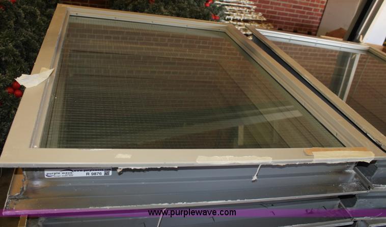 image for item R9876 (9) windows