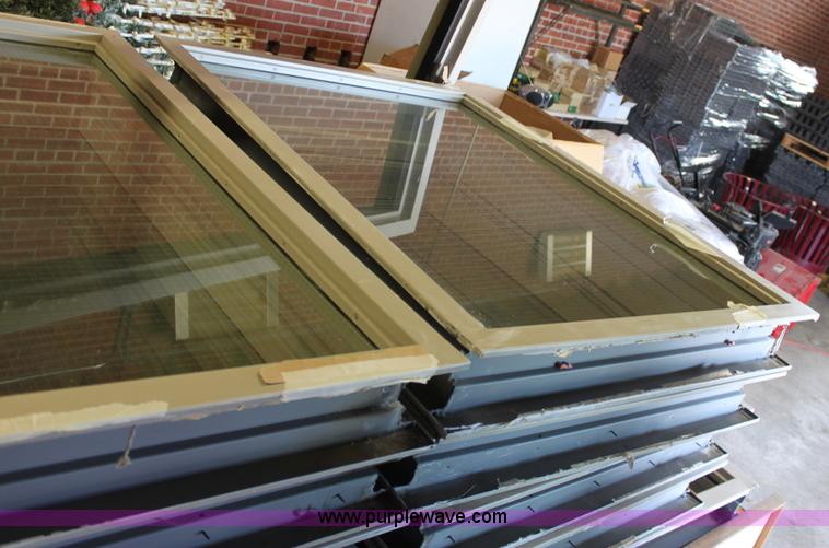 image for item R9876 (9) windows