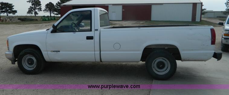 image for item T9443 1991 Chevrolet 1500 pickup truck