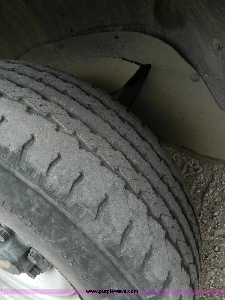 image for item T9443 1991 Chevrolet 1500 pickup truck