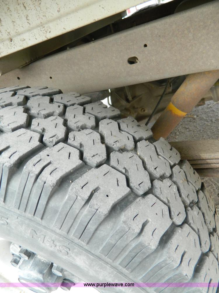 image for item T9443 1991 Chevrolet 1500 pickup truck