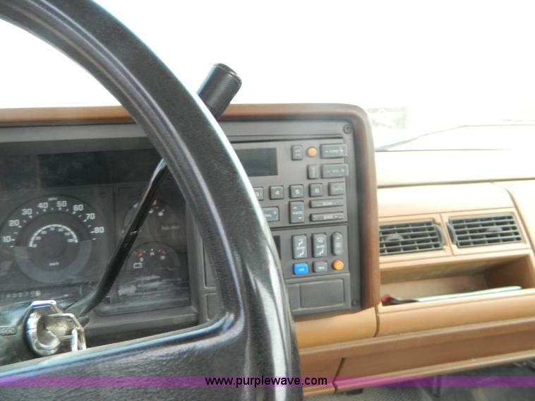 image for item T9443 1991 Chevrolet 1500 pickup truck
