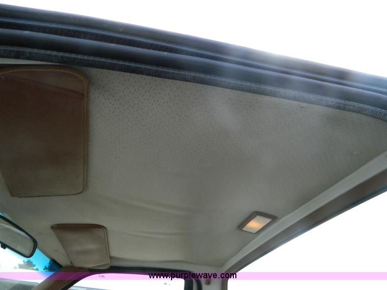 image for item T9443 1991 Chevrolet 1500 pickup truck