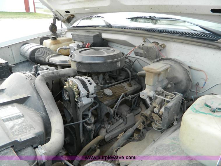 image for item T9443 1991 Chevrolet 1500 pickup truck