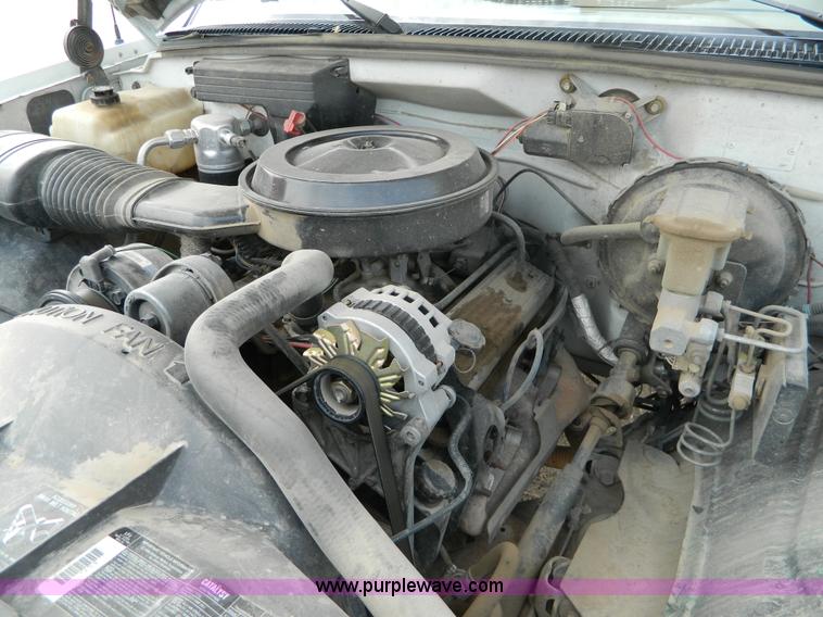 image for item T9443 1991 Chevrolet 1500 pickup truck