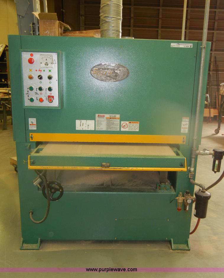 image for item U9504 2002 Grizzly 37" belt sander