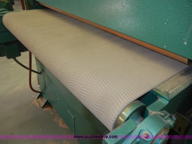 image for item U9504 2002 Grizzly 37" belt sander