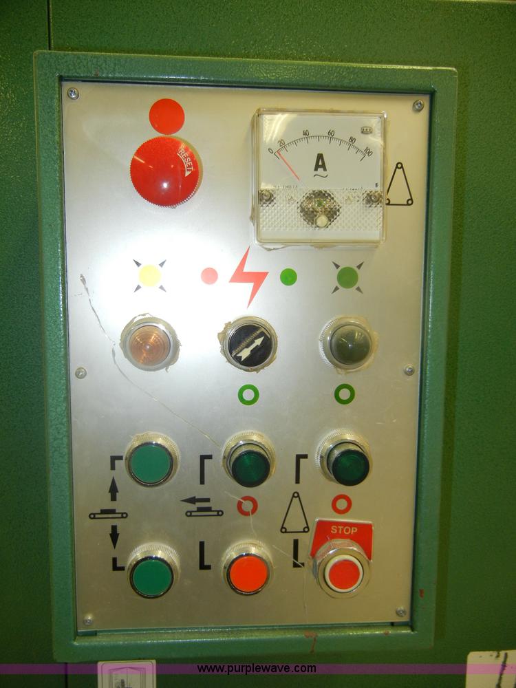 image for item U9504 2002 Grizzly 37" belt sander