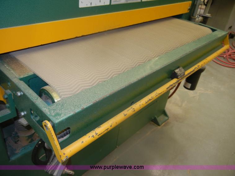 image for item U9504 2002 Grizzly 37" belt sander