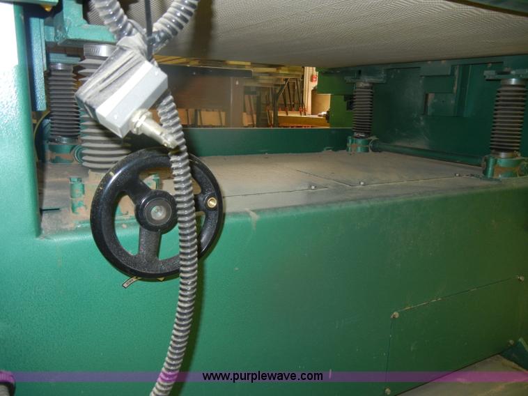 image for item U9504 2002 Grizzly 37" belt sander