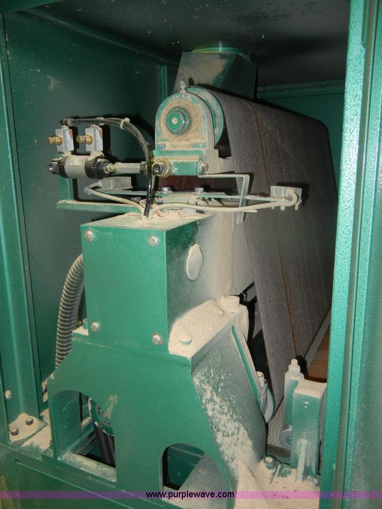 image for item U9504 2002 Grizzly 37" belt sander