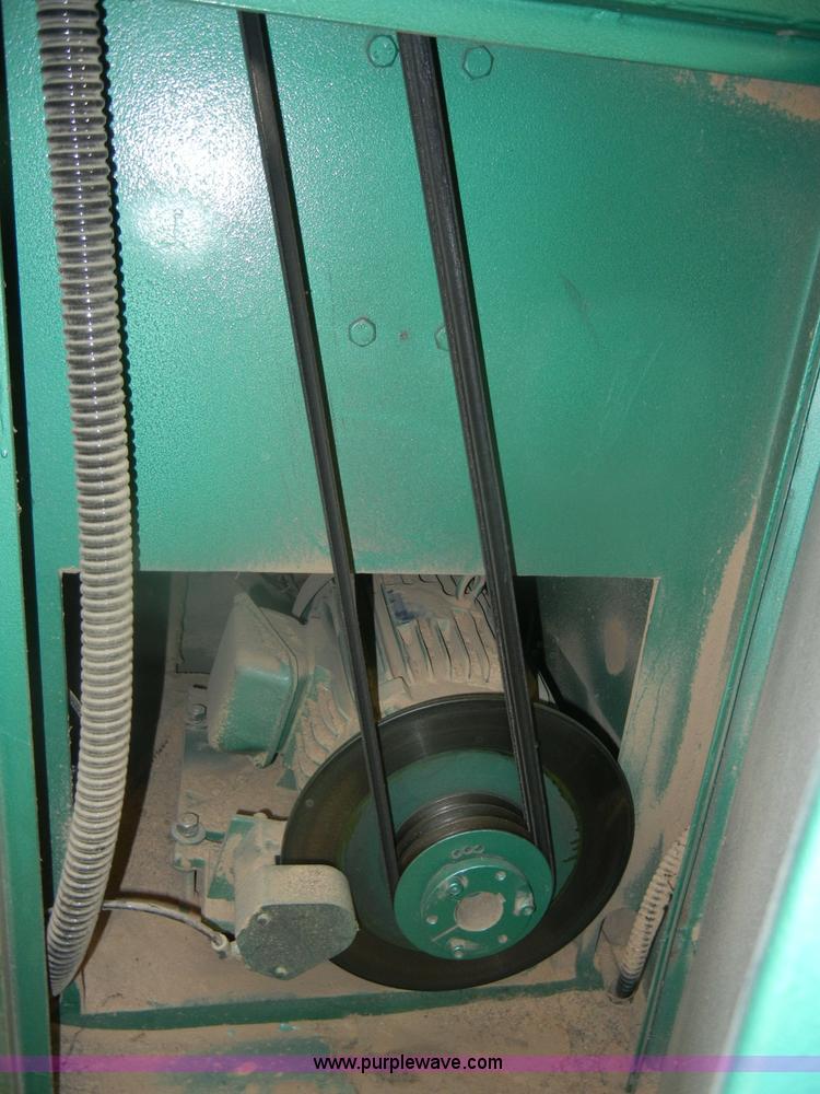 image for item U9504 2002 Grizzly 37" belt sander