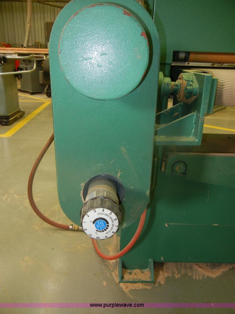 image for item U9504 2002 Grizzly 37" belt sander