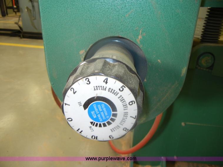 image for item U9504 2002 Grizzly 37" belt sander