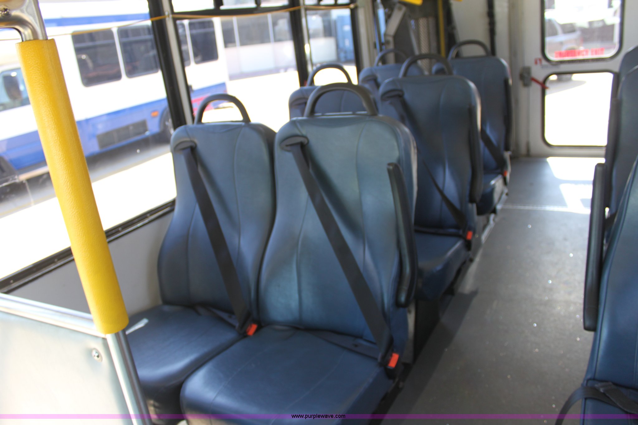 2007 Ford E450 Super Duty transit bus in Hutchinson, KS Item G4936