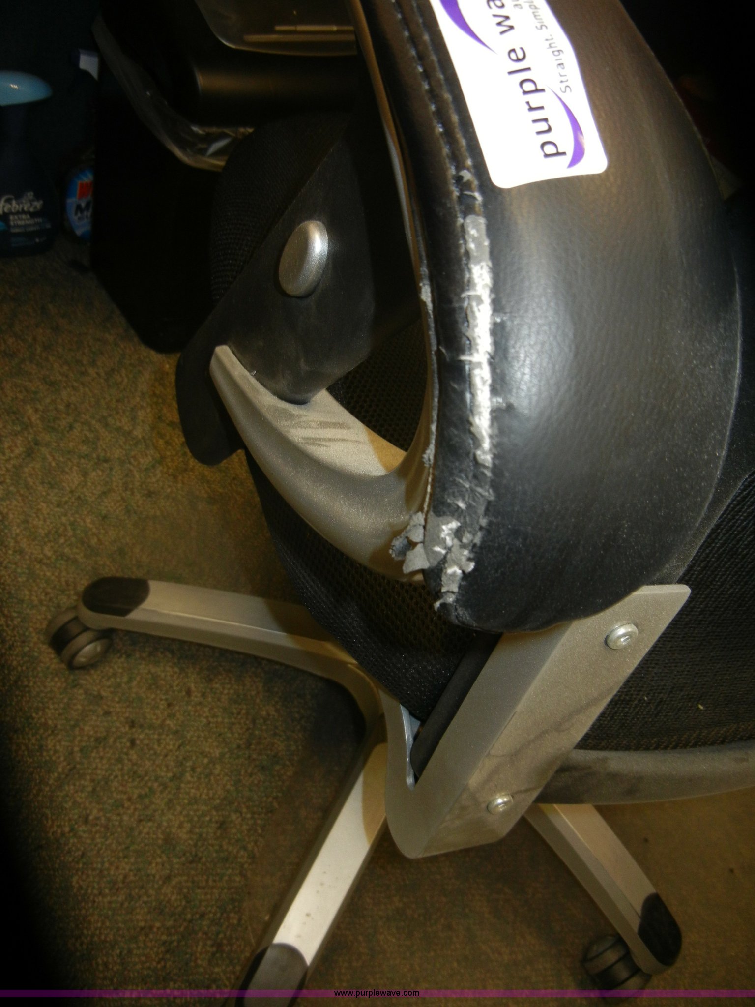 High back office chair in Manhattan, KS Item U9501 sold Purple Wave