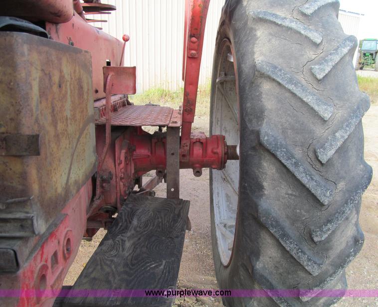 image for item A8462 1956 Massey-Harris 444 tractor