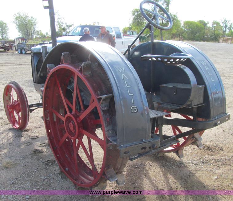 image for item A8463 1929 Wallis 1220 tractor
