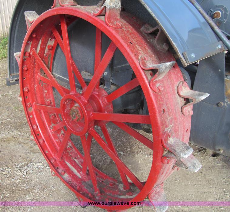 image for item A8463 1929 Wallis 1220 tractor