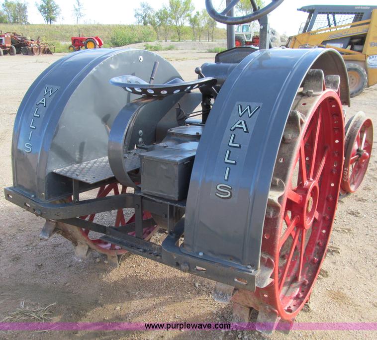 image for item A8463 1929 Wallis 1220 tractor
