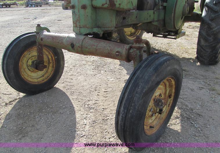 image for item A8464 1948 John Deere G tractor