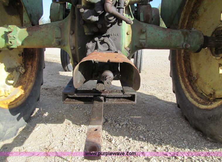 image for item A8464 1948 John Deere G tractor