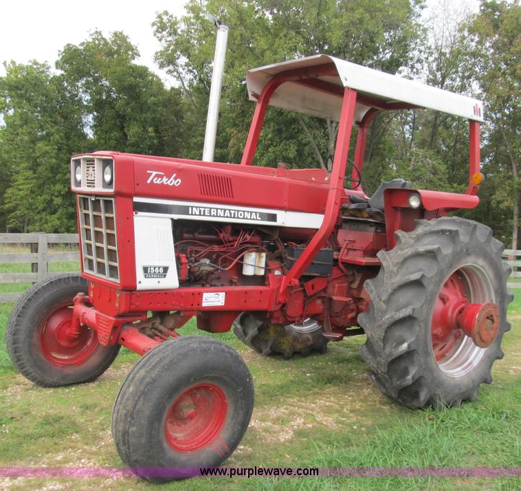 image for item B2879 1975 International Farmall 1566 tractor