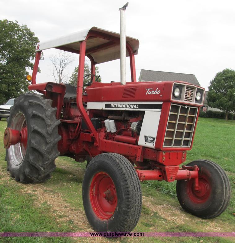 image for item B2879 1975 International Farmall 1566 tractor