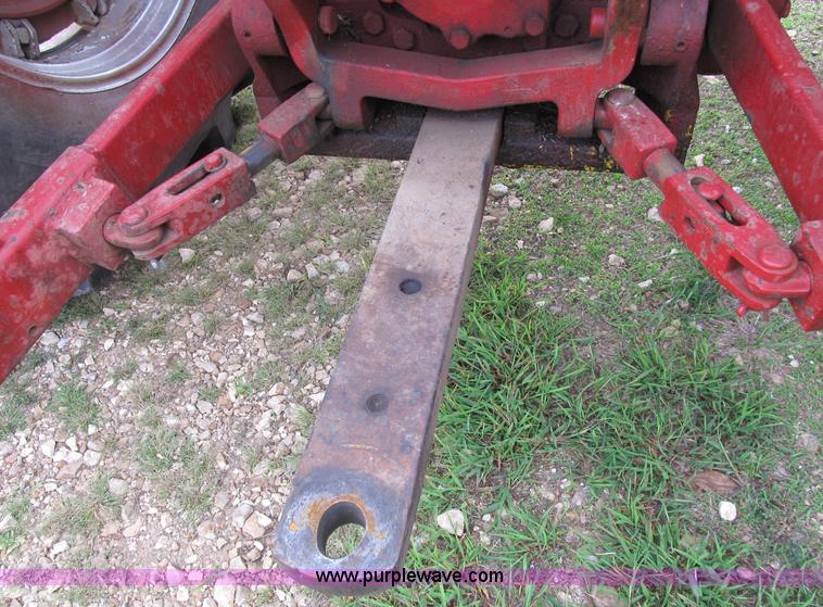 image for item B2879 1975 International Farmall 1566 tractor