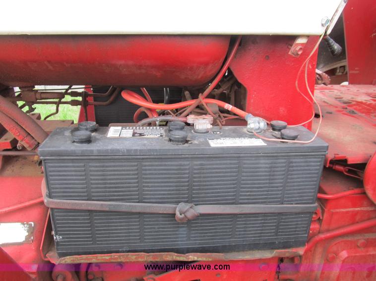 image for item B2879 1975 International Farmall 1566 tractor