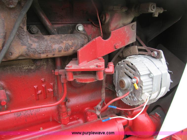 image for item B2879 1975 International Farmall 1566 tractor