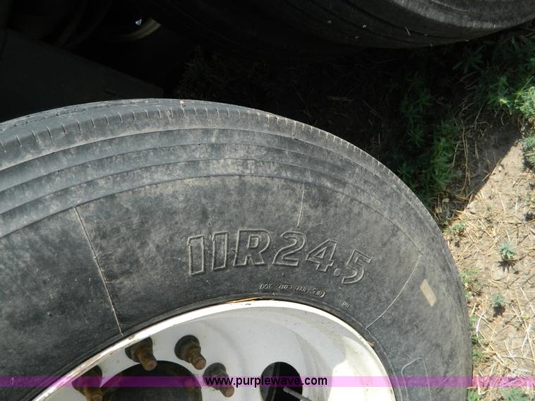 image for item B3851 2009 Hitchcock APL36 chain floor trailer