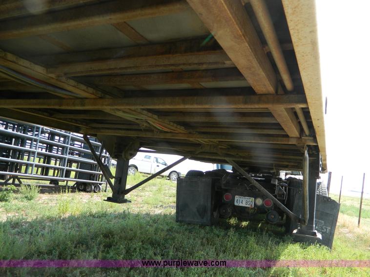 image for item B3851 2009 Hitchcock APL36 chain floor trailer