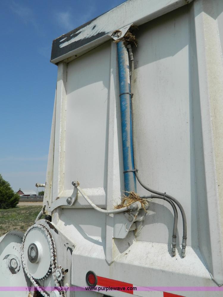 image for item B3851 2009 Hitchcock APL36 chain floor trailer