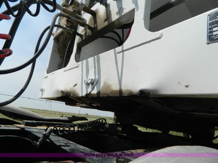 image for item B3851 2009 Hitchcock APL36 chain floor trailer