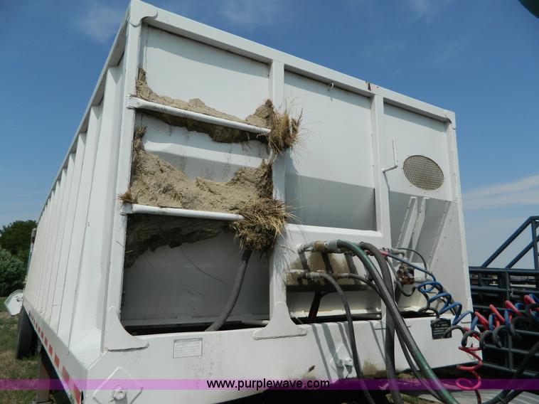 image for item B3851 2009 Hitchcock APL36 chain floor trailer