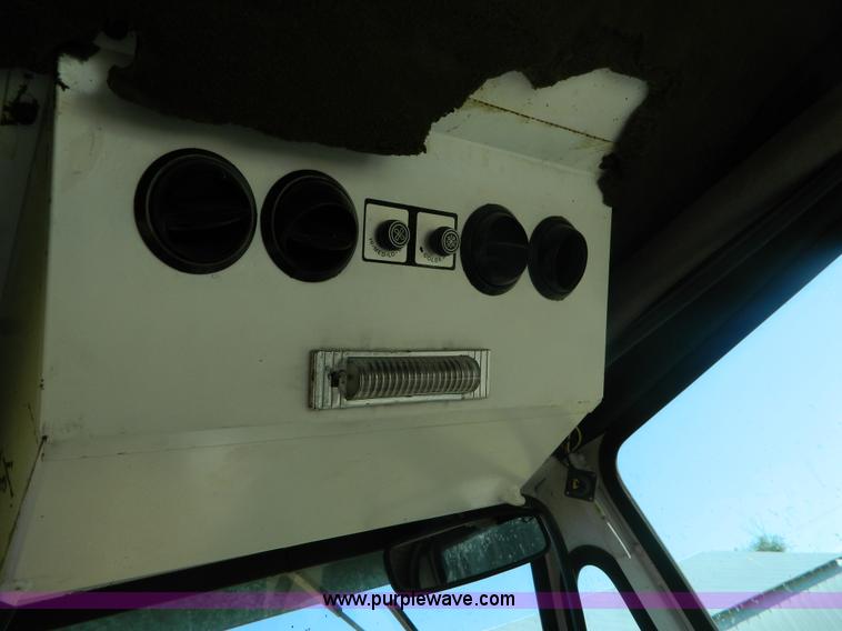 image for item B3869 SpraCoupe 220 self propelled sprayer