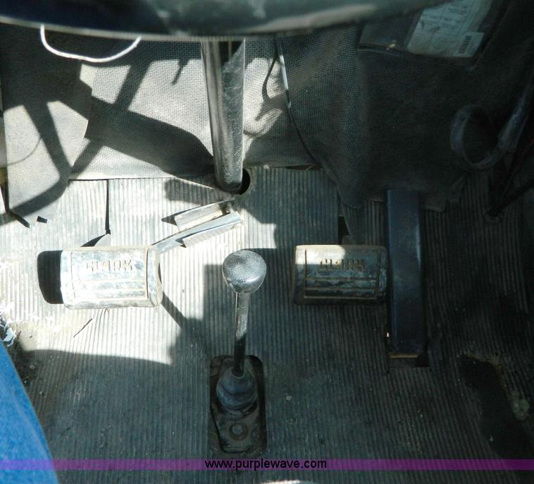 image for item B3869 SpraCoupe 220 self propelled sprayer