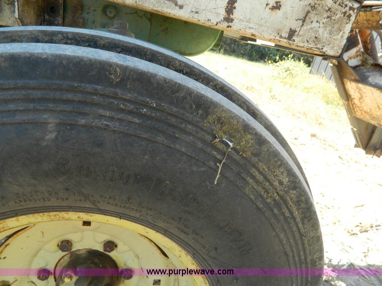 image for item B3870 1968 John Deere 4020 tractor