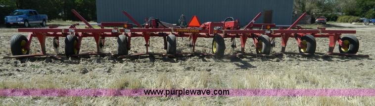 image for item B3872 Sunflower 7-5 sweep plow