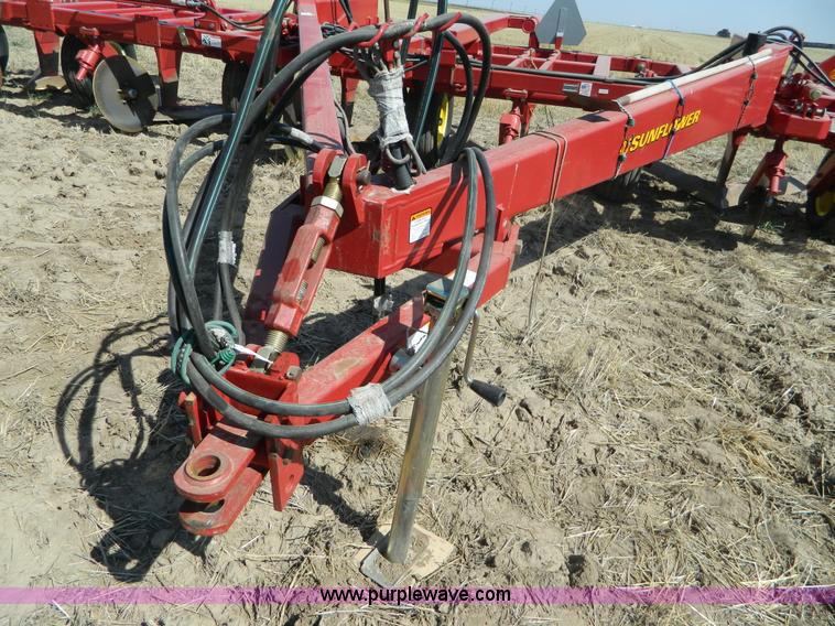 image for item B3872 Sunflower 7-5 sweep plow