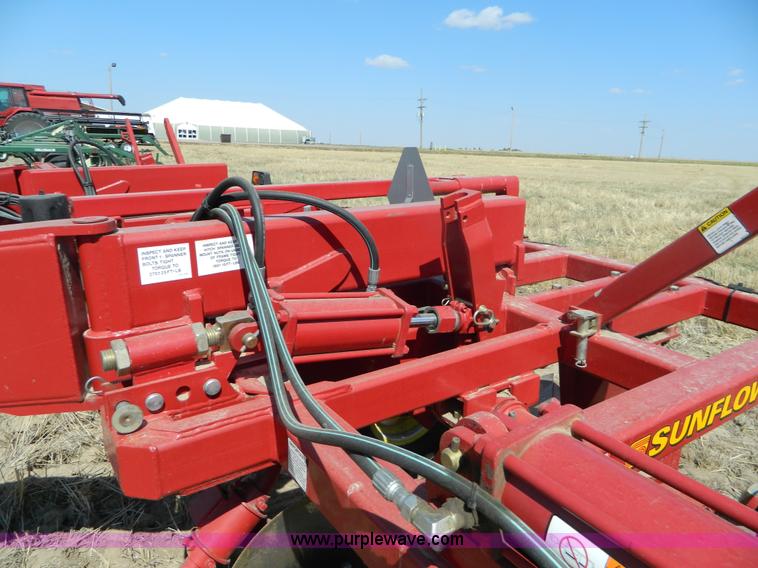 image for item B3872 Sunflower 7-5 sweep plow