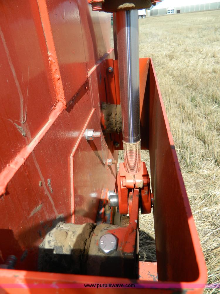 image for item B3873 Killbros 600 bushel grain cart