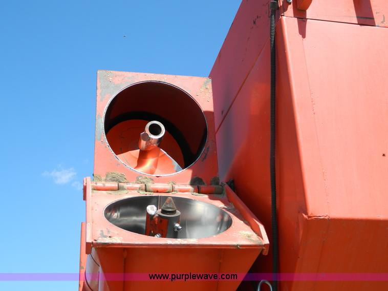 image for item B3873 Killbros 600 bushel grain cart