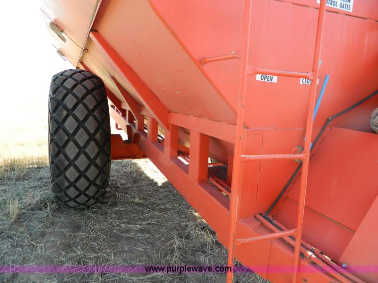image for item B3873 Killbros 600 bushel grain cart