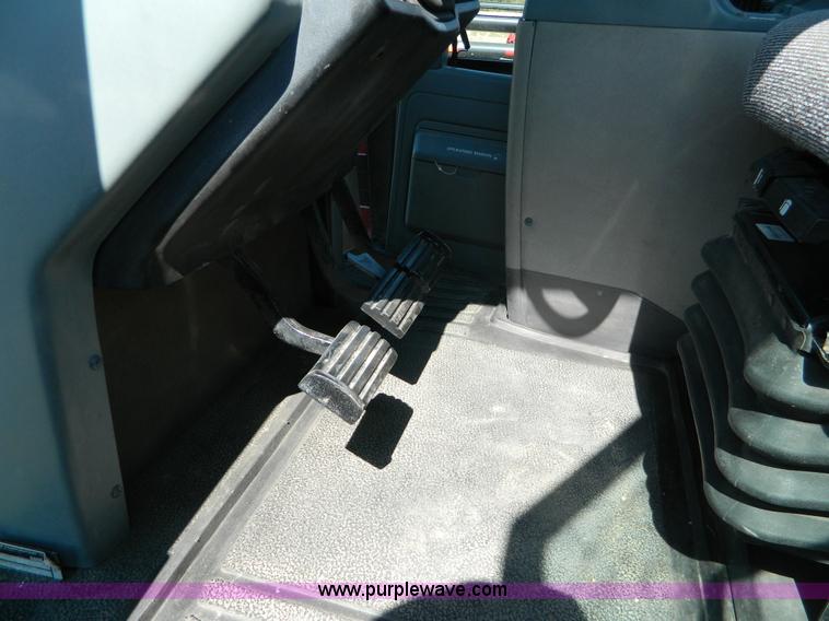 image for item B3879 1998 Case IH 8950 MFWD tractor