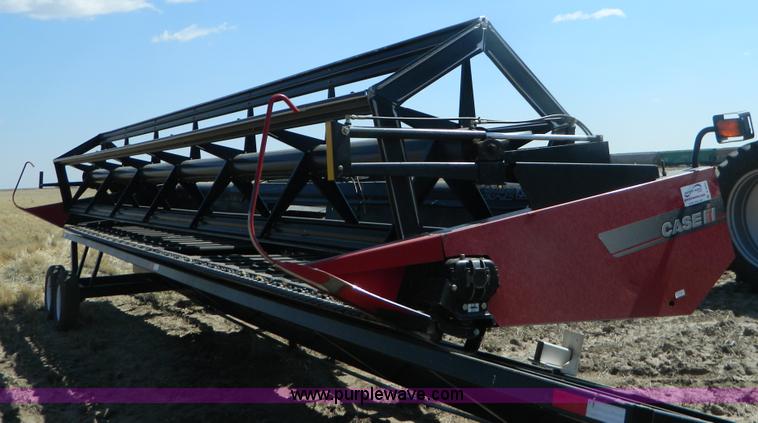 image for item B3880 2007 Case IH 2042 draper header