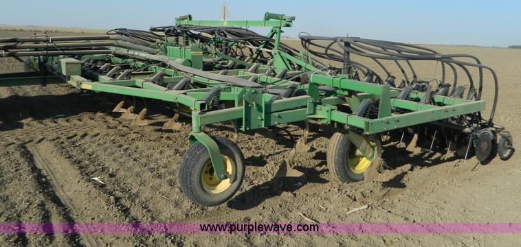 image for item B3886 John Deere 777 33' air seeder