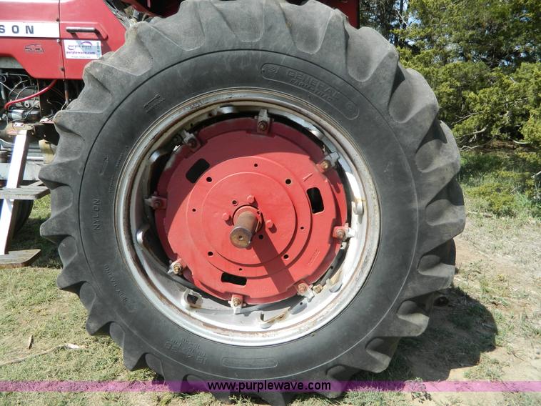 image for item B3888 1971 Massey Fergusen 1130 tractor