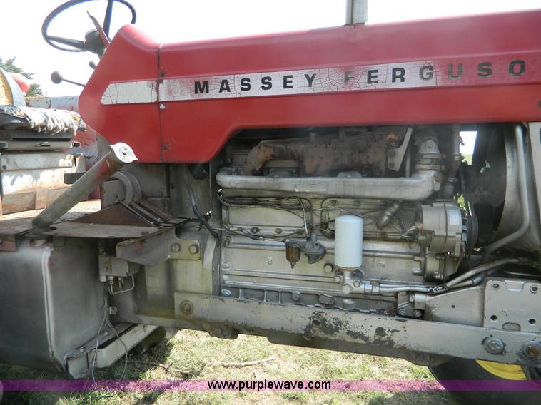 image for item B3888 1971 Massey Fergusen 1130 tractor